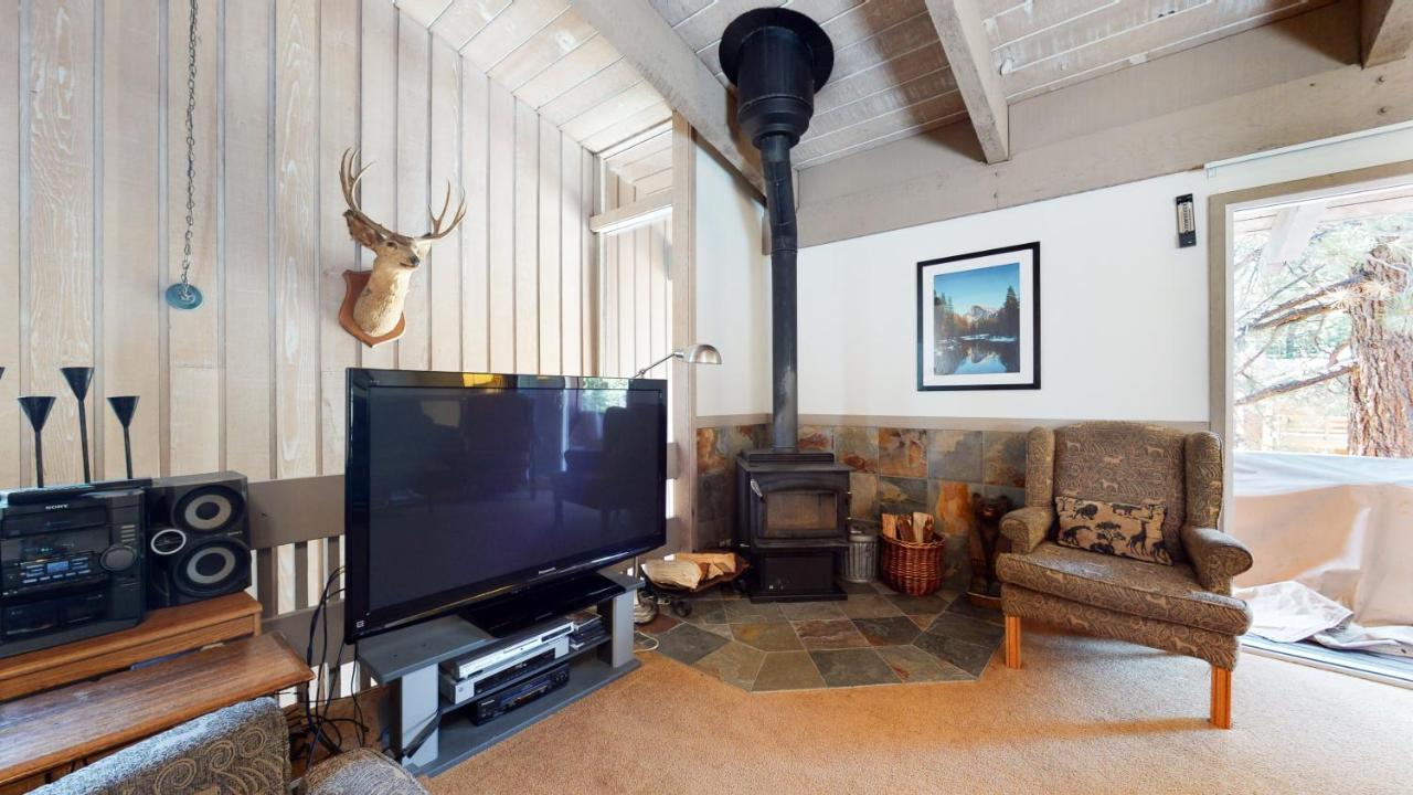 Mammoth Estates - Near Village At Mammoth & Pet Friendly Apartment