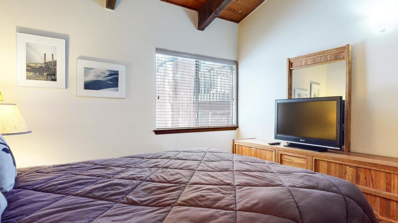 Mammoth Estates - Near Village At Mammoth & Pet Friendly Apartment